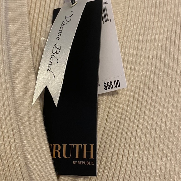 Truth by Republic Cream Ribbed Collared Sweater Size S NWT - Picture 9 of 15